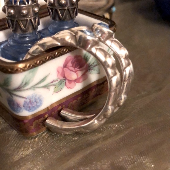 Hoop Earrings with lt blue crystal in silver tone - Picture 3 of 7